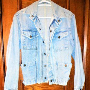 Denim ~~~ JEAN JACKET ~~~ M